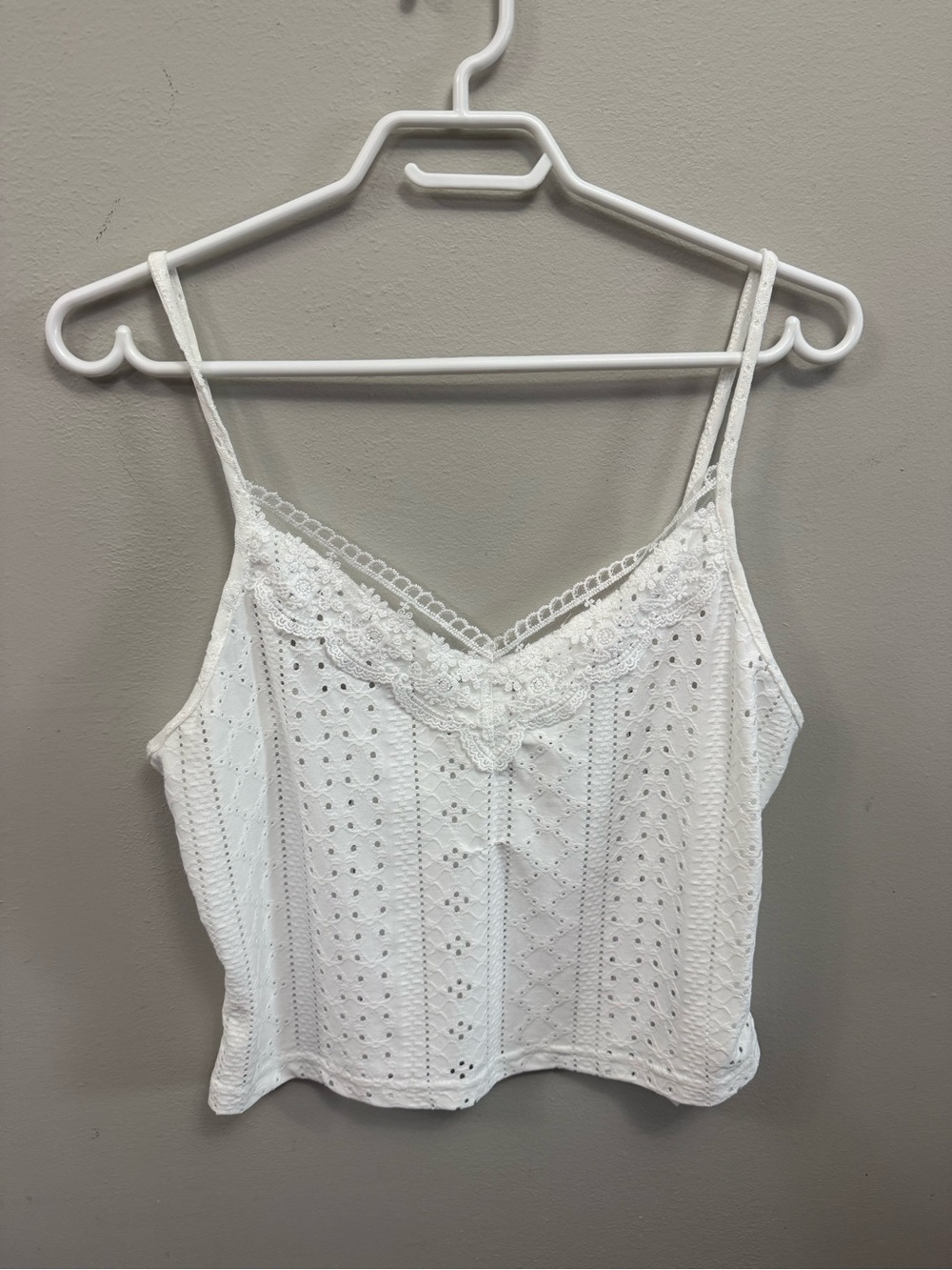 🔥2 for $10🔥 White Lace Eyelet Camisole Top SHEIN Large